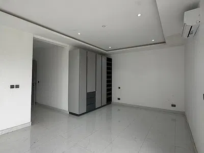 Luxury Waterfront 4 Bedroom Mansionette with 2 BQ