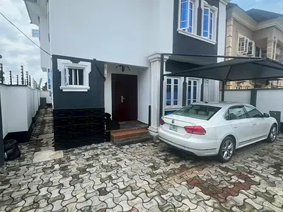 Well Renovated 4 Bedroom Fully Detached Duplex