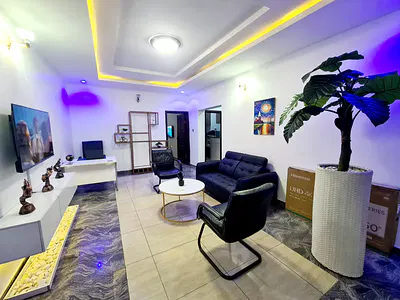 Luxurious 1- Bedroom Flat with Workspace, 24HRS Light & 5G Wifi — 1 Reverend Father Burke Crescent, St Cyrils Estate, Off Bayo Oyewale, Ago Palace, Isolo, Lagos