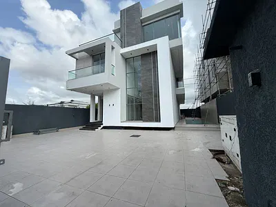 Five Bedroom House