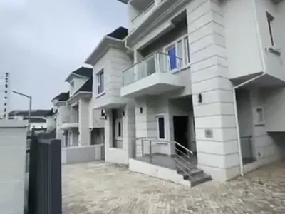5 Bedroom Fully Detached