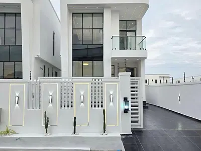 Tastefully Finished 5 Bedroom Fully Detached Duplex with BQ & Pool