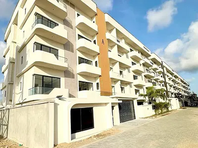 Beautifully Built 2 Bedroom Apartment with a Pool and Gym