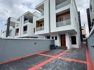 Beautiful 4 Bedroom Terrace Duplex with BQ.