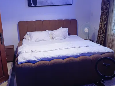 A Room Selfcon