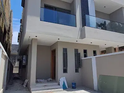 Newly Built 5 Bedroom Premium Duplex