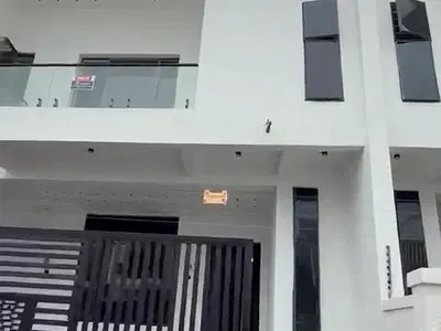 4 Bedroom Detached Duplex