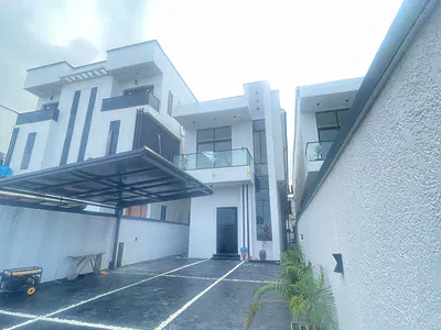 Modern Built Contemporary 5 Bedroom Detached Duplex with a BQ