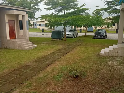 Sharp 2 Bedroom Flat Bungalow
