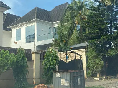 Luxurious Twin 5 Bedrooms Duplex with BQ