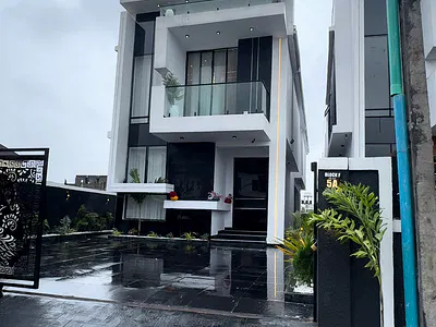 Luxury 5 Bedroom Detached Duplex + BQ, Pool, Cinema, Gym