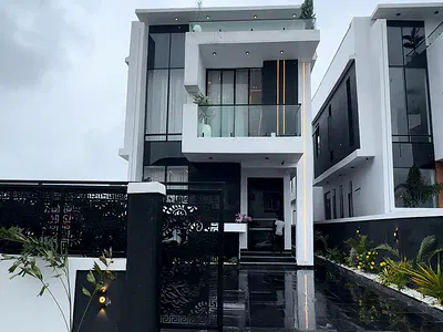 Luxury 5 Bedroom Fully Detached Duplex + BQ, Pool, Gym — Lekki, Lagos