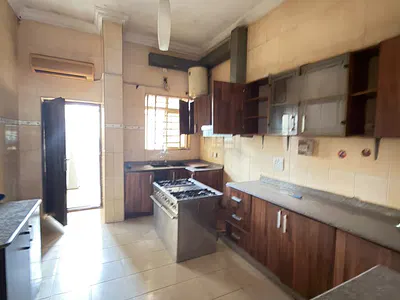 Renovated 4 Bedroom Terrace Duplex with BQ