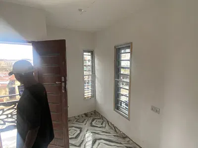 Luxury Built 1 Room Self Contain