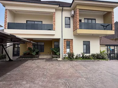 Luxurious 5 Bedroom Spacious Duplex, BQ, Chalet