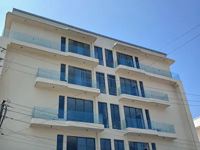 2 Bedroom En-Suite Flat