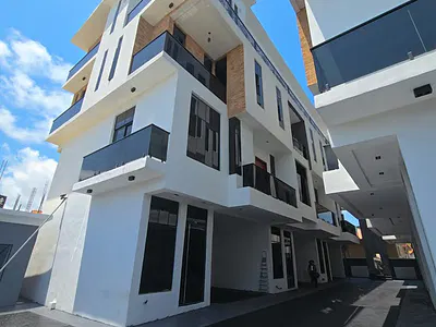 Brand New 4 Bedroom Luxurious Terrace Duplex