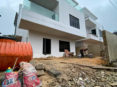 Contemporary 4 Bedroom Duplex with Smart Home Automation
