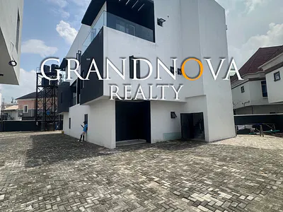 Extremely Spacious Well Built 4 Bedroom Penthouse Plus BQ