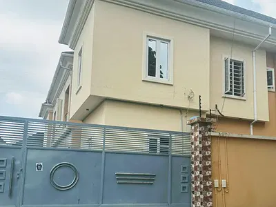3 Bedroom Flat Upstairs
