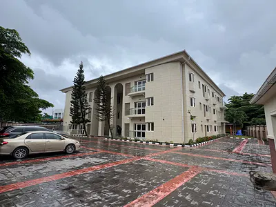 6 Units of 4 Bedrooms Apartments + BQ Each, Swimming Pool, Etc