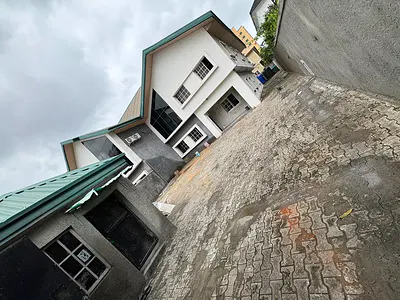 Commercial 5 Bedrooms Semi-Detached Duplex with 2 Rooms BQ