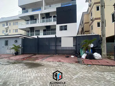 Well Fitted 4 Bed Terrace Duplex with 1BQ