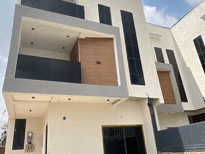 Luxury Furnished Terrace with Private Gate, Corner Piece