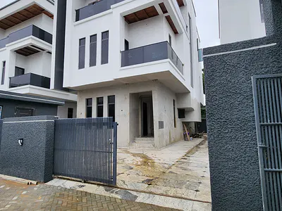 Luxury 6 Bedroom Fully Detached Smart Duplex