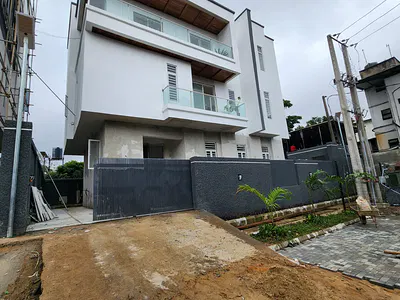 Luxury 6 Bedroom Fully Detached Smart Duplex
