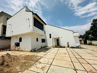 Very Decent 5 Bedrooms Detached Duplex, BQ, Official Use Only