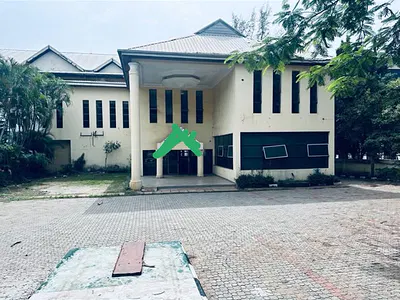 A Commercial Building Perfect for Banks, Schools, Ngo, Agencies