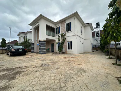 A Top Class Spacious Stand Alone 4 Bedroom Duplex with BQ