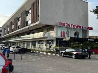 63SQM Large Shop in a High Volume Zone