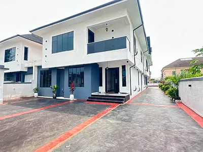 Unique 5 Bedroom Fully Detached Duplex with BQ, Cinema, Pool, Office
