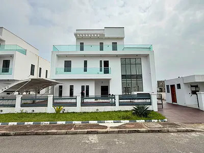 Spacious 5 Bedroom Fully Detached Duplex with BQ, Cinema, Pool