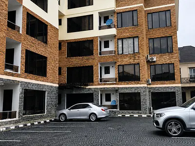3 Bedroom Flat with 1 Room BQ