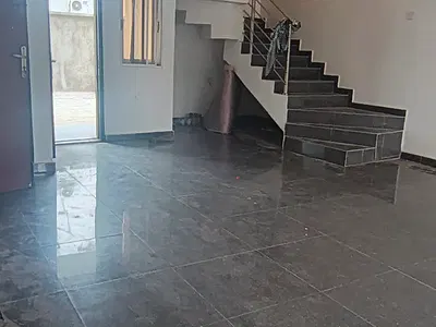 4 Bedroom Duplex in Agungi Road
