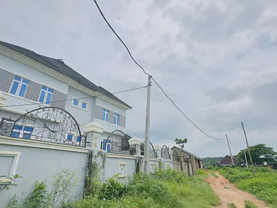 4 Units of 3 Bedflat Each