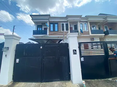 3 Bedrooms Semi Detached