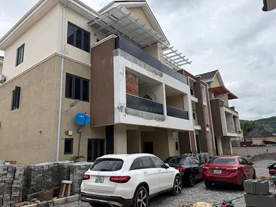Fully Furnished 4 Bedrooms