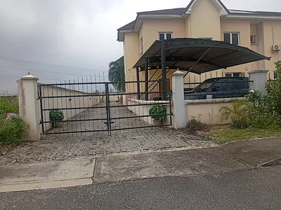 Spacious 4 Bedroom Detached Duplex with BQ.
