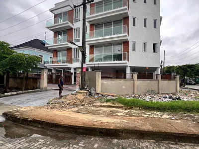 Fully Serviced 2 Bedroom Apartment with Elevator
