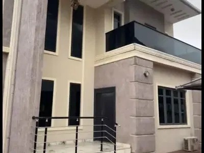 5 Bedroom Duplex with a Room BQ