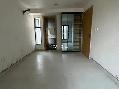 Modern 2 Bedroom Maisonette