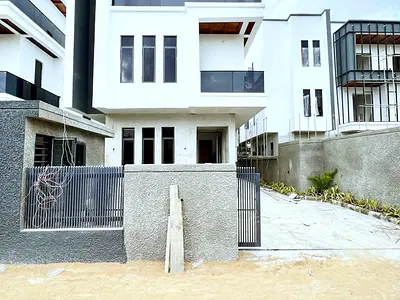 Luxury 6 Bedroom Fully Detached Duplex with Elevator,