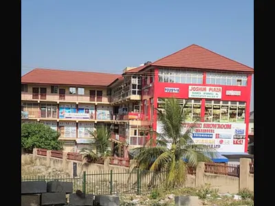 93 Shops Plaza