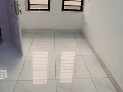 Spacious Single Room Upstairs in a Shared Apartment