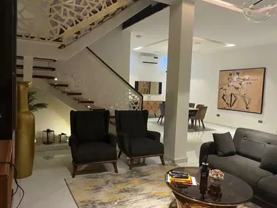 Fully Furnished 5 Bedroom Duplex