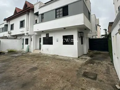 5 Bedroom Detached House